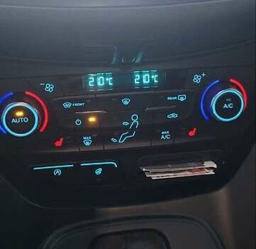 Серый Форд Куга, объемом двигателя 1.5 л и пробегом 101 тыс. км за 18200 $, фото 10 на Automoto.ua