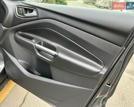 Серый Форд Куга, объемом двигателя 2 л и пробегом 226 тыс. км за 17500 $, фото 41 на Automoto.ua