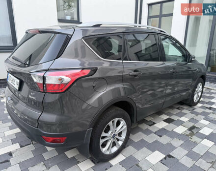 Сірий Форд Куга, об'ємом двигуна 2 л та пробігом 113 тис. км за 23000 $, фото 4 на Automoto.ua