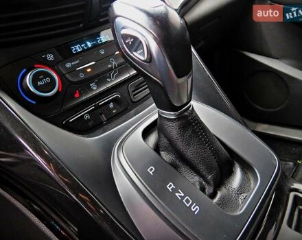 Серый Форд Куга, объемом двигателя 2 л и пробегом 180 тыс. км за 17700 $, фото 10 на Automoto.ua