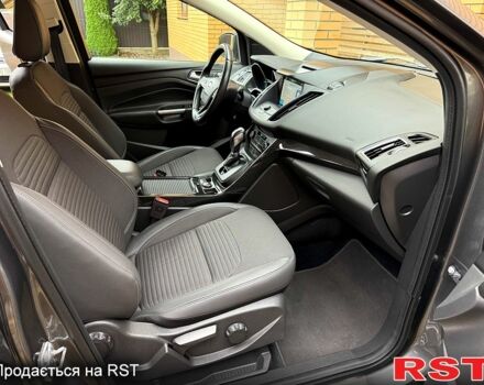 Сірий Форд Куга, об'ємом двигуна 1.5 л та пробігом 71 тис. км за 17999 $, фото 2 на Automoto.ua