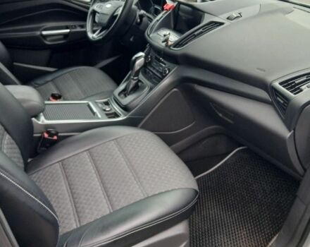 Серый Форд Куга, объемом двигателя 1.5 л и пробегом 171 тыс. км за 14800 $, фото 6 на Automoto.ua