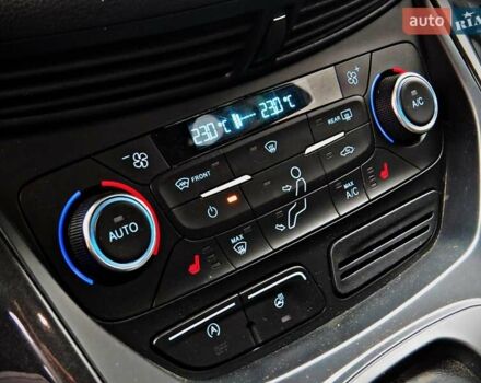 Серый Форд Куга, объемом двигателя 2 л и пробегом 180 тыс. км за 17700 $, фото 9 на Automoto.ua