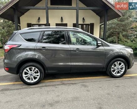 Серый Форд Куга, объемом двигателя 2 л и пробегом 226 тыс. км за 17500 $, фото 15 на Automoto.ua