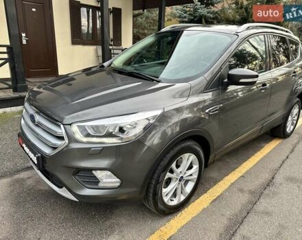 Серый Форд Куга, объемом двигателя 2 л и пробегом 226 тыс. км за 17500 $, фото 2 на Automoto.ua