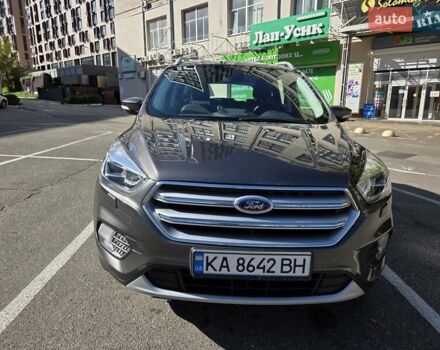Серый Форд Куга, объемом двигателя 1.5 л и пробегом 35 тыс. км за 21000 $, фото 2 на Automoto.ua