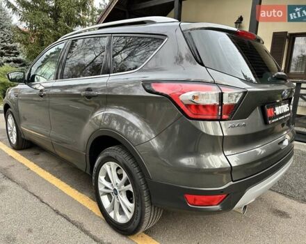 Серый Форд Куга, объемом двигателя 2 л и пробегом 226 тыс. км за 17500 $, фото 9 на Automoto.ua