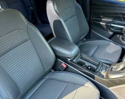 Серый Форд Куга, объемом двигателя 2 л и пробегом 138 тыс. км за 16700 $, фото 1 на Automoto.ua