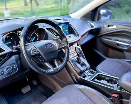 Серый Форд Куга, объемом двигателя 2 л и пробегом 138 тыс. км за 16700 $, фото 10 на Automoto.ua