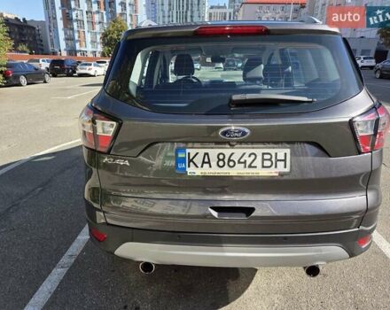 Серый Форд Куга, объемом двигателя 1.5 л и пробегом 35 тыс. км за 21000 $, фото 3 на Automoto.ua