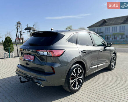 Сірий Форд Куга, об'ємом двигуна 2 л та пробігом 232 тис. км за 23487 $, фото 8 на Automoto.ua