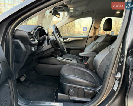 Серый Форд Куга, объемом двигателя 1.5 л и пробегом 142 тыс. км за 20500 $, фото 20 на Automoto.ua