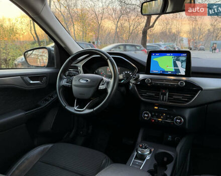 Серый Форд Куга, объемом двигателя 1.5 л и пробегом 142 тыс. км за 20500 $, фото 9 на Automoto.ua