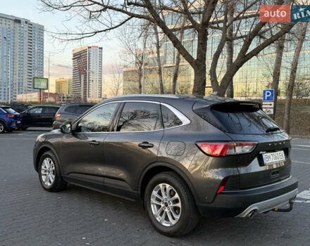 Серый Форд Куга, объемом двигателя 1.5 л и пробегом 142 тыс. км за 20500 $, фото 5 на Automoto.ua