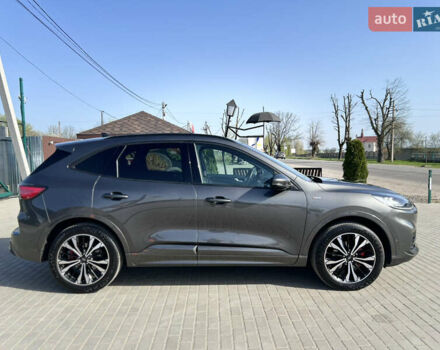 Сірий Форд Куга, об'ємом двигуна 2 л та пробігом 232 тис. км за 23487 $, фото 9 на Automoto.ua