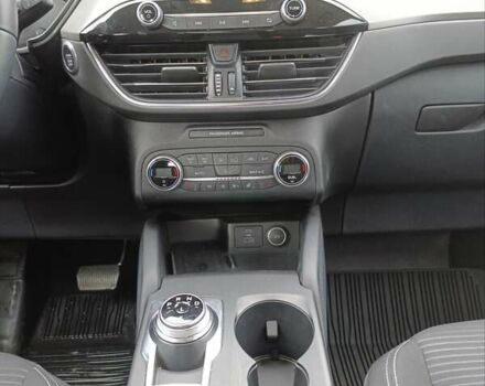 Серый Форд Куга, объемом двигателя 1.5 л и пробегом 54 тыс. км за 22500 $, фото 10 на Automoto.ua