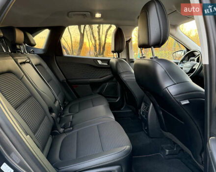 Серый Форд Куга, объемом двигателя 1.5 л и пробегом 142 тыс. км за 20500 $, фото 12 на Automoto.ua