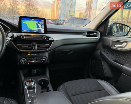 Серый Форд Куга, объемом двигателя 1.5 л и пробегом 142 тыс. км за 20500 $, фото 14 на Automoto.ua