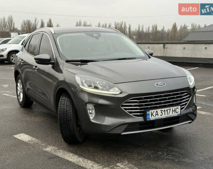 Серый Форд Куга, объемом двигателя 1.5 л и пробегом 68 тыс. км за 22500 $, фото 7 на Automoto.ua