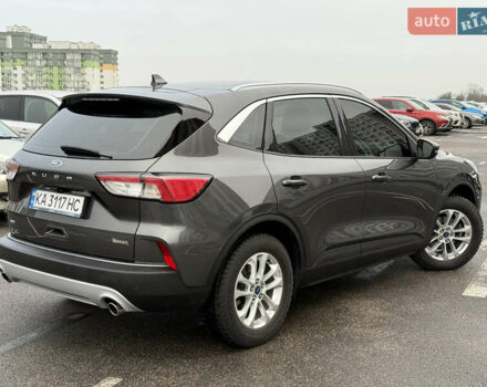 Серый Форд Куга, объемом двигателя 1.5 л и пробегом 68 тыс. км за 22500 $, фото 4 на Automoto.ua