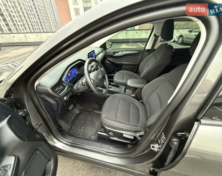 Серый Форд Куга, объемом двигателя 1.5 л и пробегом 68 тыс. км за 22500 $, фото 9 на Automoto.ua