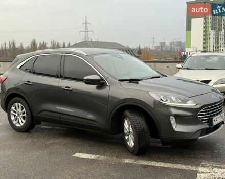 Серый Форд Куга, объемом двигателя 1.5 л и пробегом 68 тыс. км за 22500 $, фото 6 на Automoto.ua