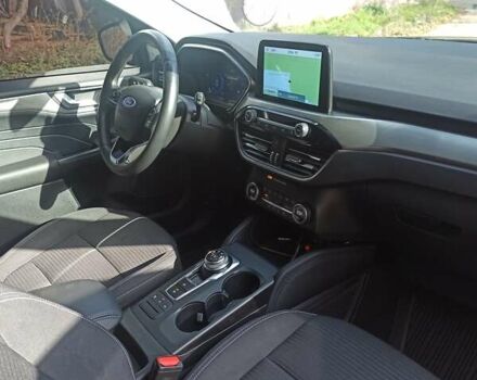 Серый Форд Куга, объемом двигателя 1.5 л и пробегом 80 тыс. км за 22700 $, фото 3 на Automoto.ua