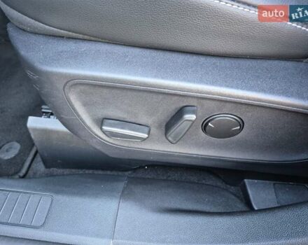 Сірий Форд Куга, об'ємом двигуна 2.49 л та пробігом 27 тис. км за 27200 $, фото 25 на Automoto.ua