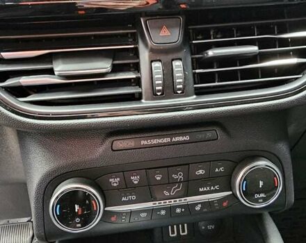 Серый Форд Куга, объемом двигателя 1.5 л и пробегом 43 тыс. км за 15700 $, фото 19 на Automoto.ua