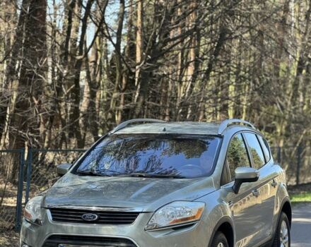 Серый Форд Куга, объемом двигателя 2 л и пробегом 270 тыс. км за 9200 $, фото 1 на Automoto.ua