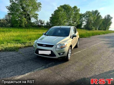 Форд Куга 2010 в Черкассах на Automoto.ua Серый Форд Куга, объемом двигателя 2 л и пробегом 246 тыс. км за 10700 $, фото 1 на Automoto.ua