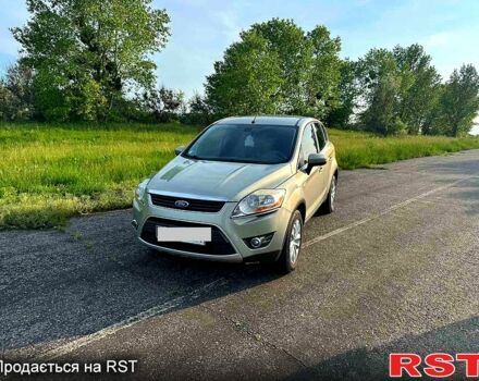 Серый Форд Куга, объемом двигателя 2 л и пробегом 246 тыс. км за 10700 $, фото 1 на Automoto.ua