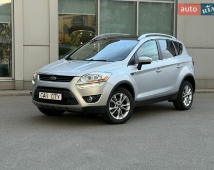 Серый Форд Куга, объемом двигателя 2 л и пробегом 261 тыс. км за 9500 $, фото 1 на Automoto.ua