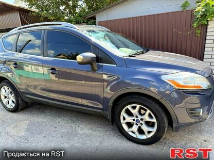 Серый Форд Куга, объемом двигателя 2 л и пробегом 199 тыс. км за 10200 $, фото 1 на Automoto.ua
