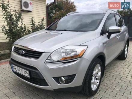 Серый Форд Куга, объемом двигателя 2 л и пробегом 142 тыс. км за 10300 $, фото 1 на Automoto.ua