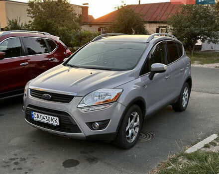 Форд Куга 2011 в Черкассах на Automoto.ua Серый Форд Куга, объемом двигателя 2 л и пробегом 84 тыс. км за 12900 $, фото 1 на Automoto.ua