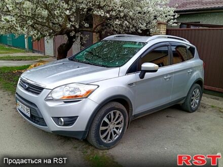Сірий Форд Куга, об'ємом двигуна 2 л та пробігом 130 тис. км за 11800 $, фото 1 на Automoto.ua