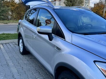 Серый Форд Куга, объемом двигателя 2 л и пробегом 200 тыс. км за 9800 $, фото 1 на Automoto.ua