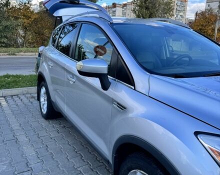 Серый Форд Куга, объемом двигателя 2 л и пробегом 200 тыс. км за 9800 $, фото 1 на Automoto.ua