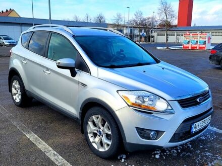 Серый Форд Куга, объемом двигателя 2 л и пробегом 17200 тыс. км за 8500 $, фото 1 на Automoto.ua