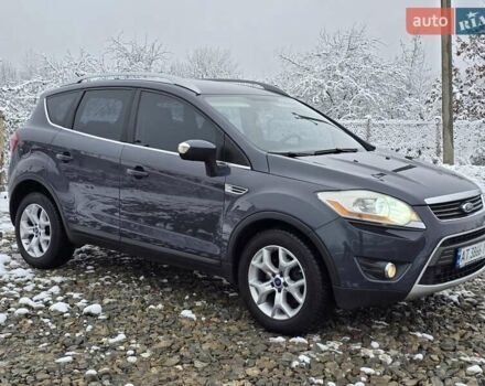 Серый Форд Куга, объемом двигателя 2 л и пробегом 250 тыс. км за 10999 $, фото 1 на Automoto.ua