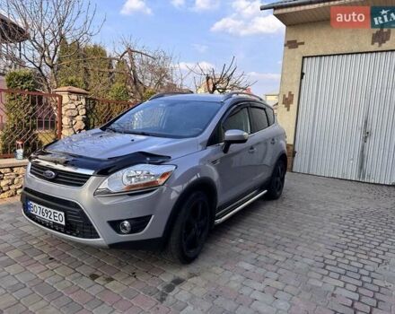 Серый Форд Куга, объемом двигателя 2 л и пробегом 252 тыс. км за 11000 $, фото 1 на Automoto.ua