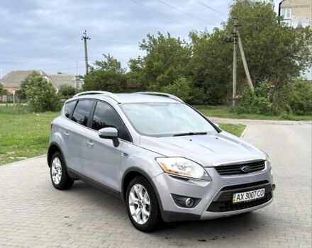 Серый Форд Куга, объемом двигателя 2 л и пробегом 280 тыс. км за 10000 $, фото 1 на Automoto.ua