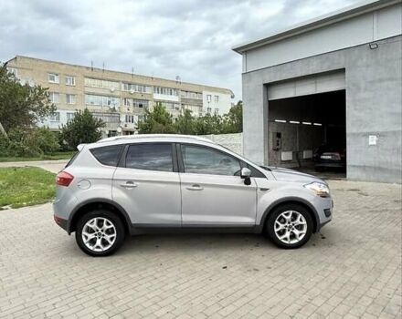 Серый Форд Куга, объемом двигателя 2 л и пробегом 280 тыс. км за 10000 $, фото 1 на Automoto.ua