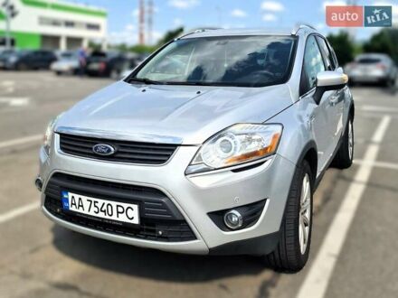 Форд Куга 2011 в Киеве на Automoto.ua Серый Форд Куга, объемом двигателя 2 л и пробегом 319 тыс. км за 10000 $, фото 1 на Automoto.ua