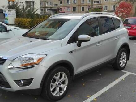 Форд Куга 2011 в Виннице на Automoto.ua Серый Форд Куга, объемом двигателя 2 л и пробегом 124 тыс. км за 10800 $, фото 1 на Automoto.ua
