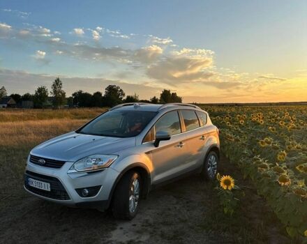 Серый Форд Куга, объемом двигателя 2 л и пробегом 256 тыс. км за 10700 $, фото 1 на Automoto.ua