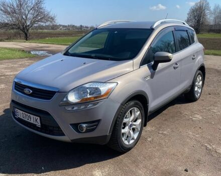 Серый Форд Куга, объемом двигателя 2 л и пробегом 192 тыс. км за 11800 $, фото 1 на Automoto.ua