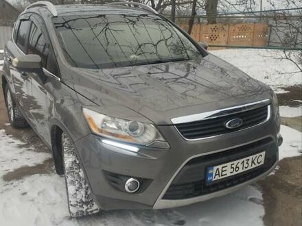 Сірий Форд Куга, об'ємом двигуна 2 л та пробігом 320 тис. км за 10300 $, фото 1 на Automoto.ua