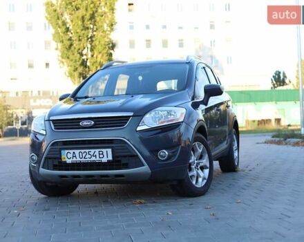 Серый Форд Куга, объемом двигателя 2 л и пробегом 204 тыс. км за 11200 $, фото 1 на Automoto.ua
